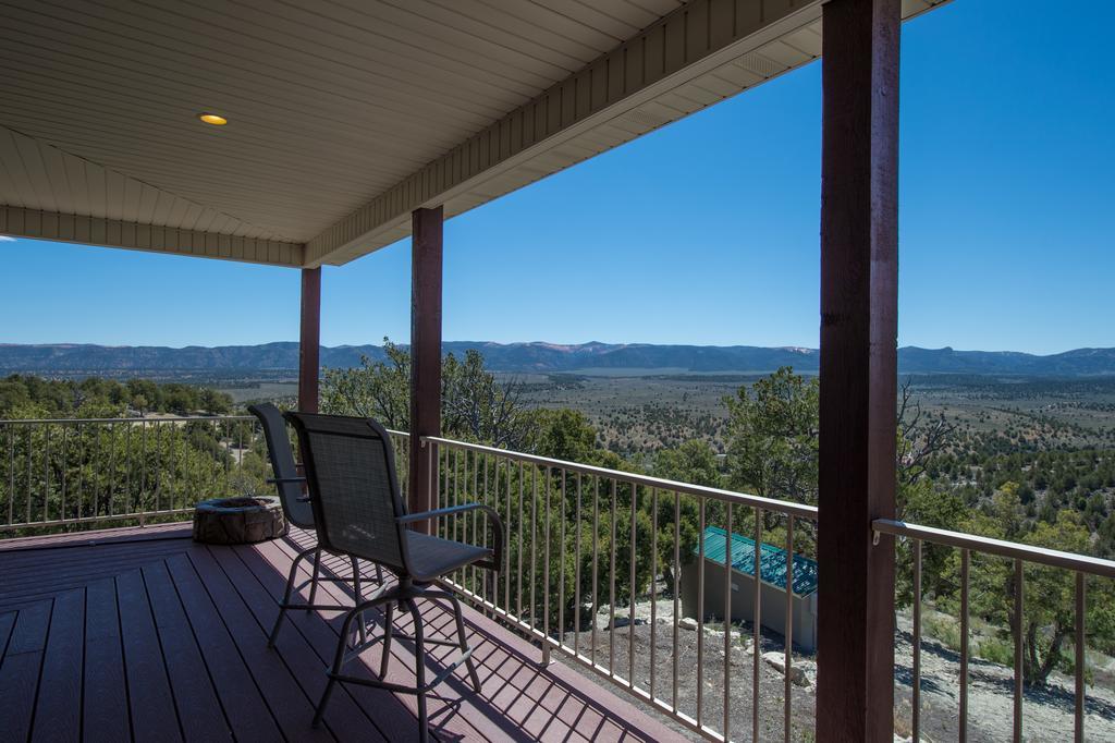 Ridgetop Hideaway Hatch Exterior photo